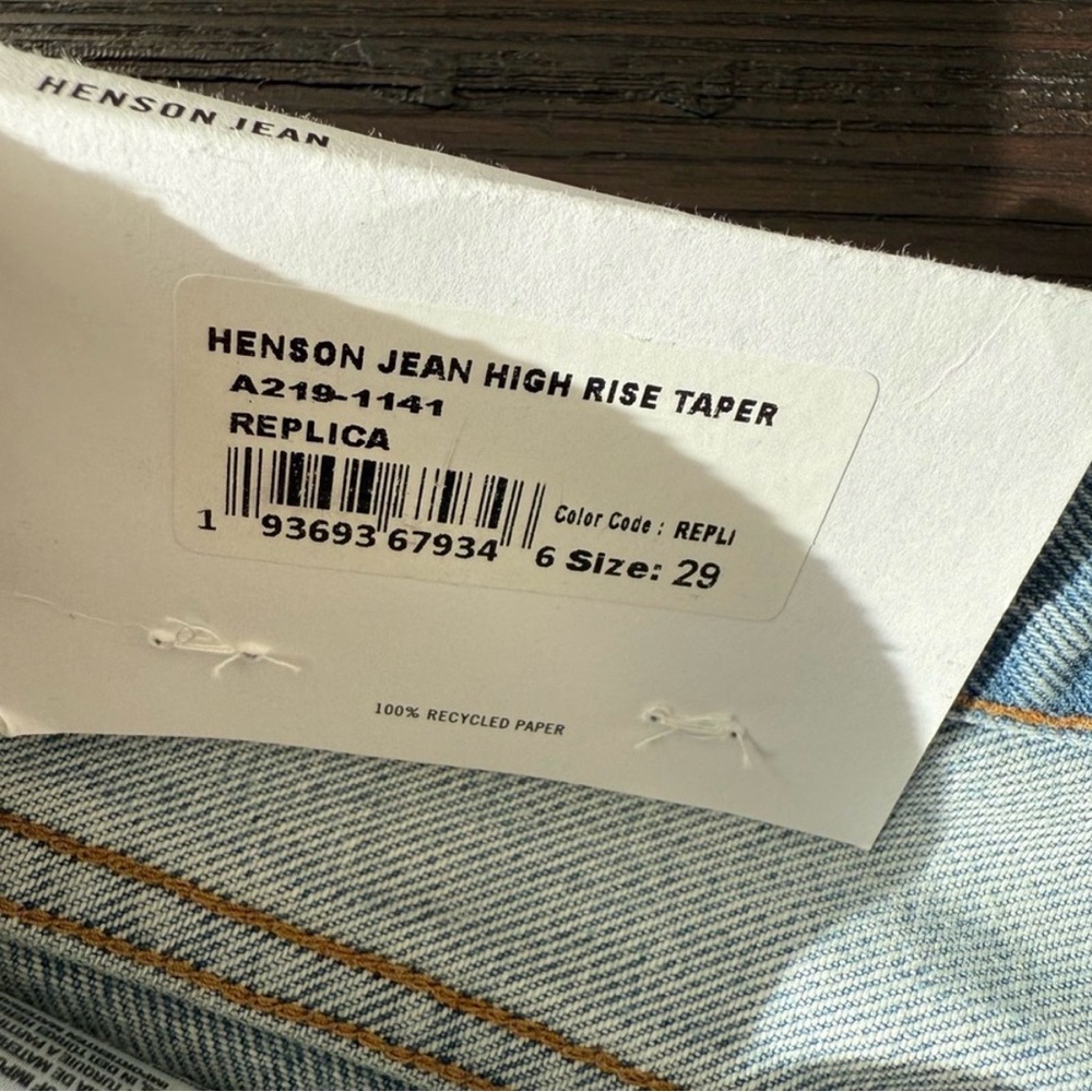 Agolde Henson Baggy Taper Jeans in Replica - Picture 12 of 12